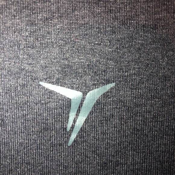 Old Navy Active T-shirt - Picture 4 of 4